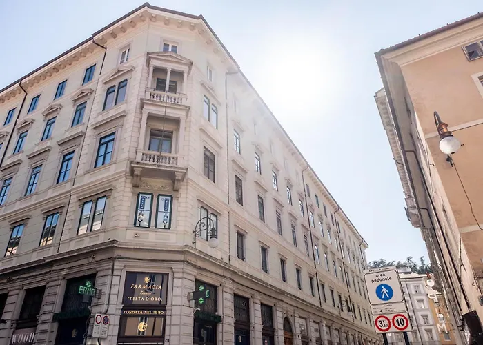 Eve Collection - Center Trieszt